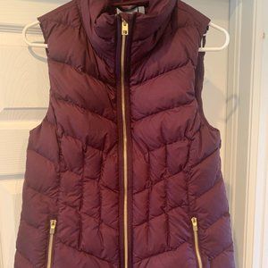 Athleta S Long Puffer Vest in Burgundy